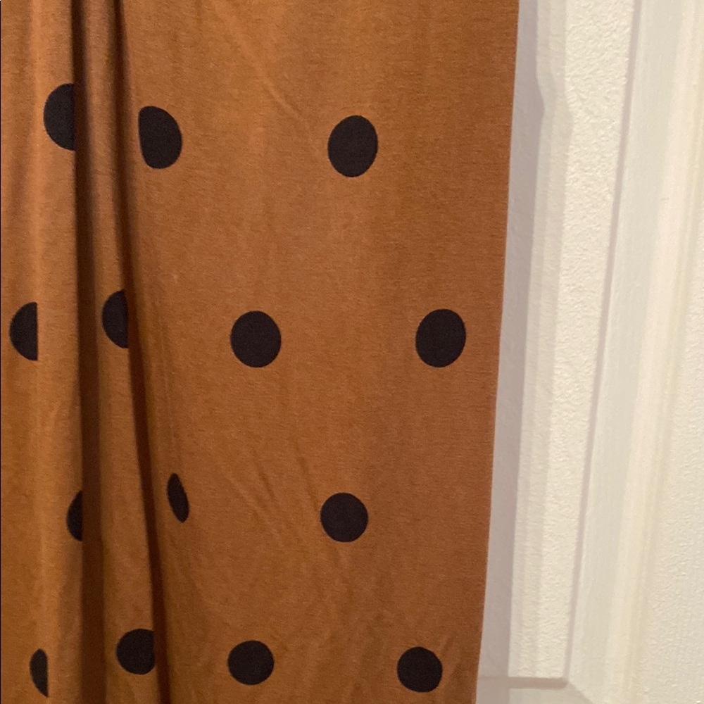 Stylish Brown dress with Black polkadots - Picture 5 of 5